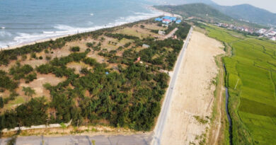 Dự án du lịch ‘ôm’ đất ven biển 15 năm, người dân Hà Tĩnh thiếu lối ra biển