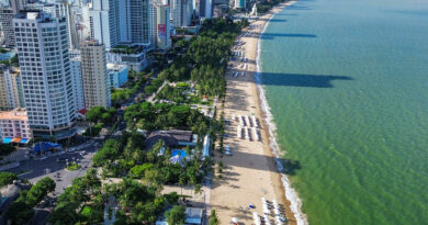 Một hết hạn thuê đất, một bị vướng pháp lý