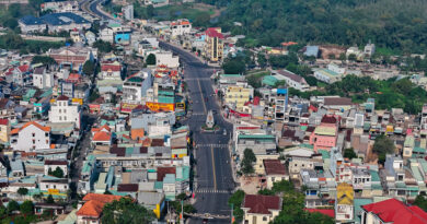 Đặt cọc 100 triệu đồng mua đất, đến ngày công chứng mới phát hiện nhầm vị trí